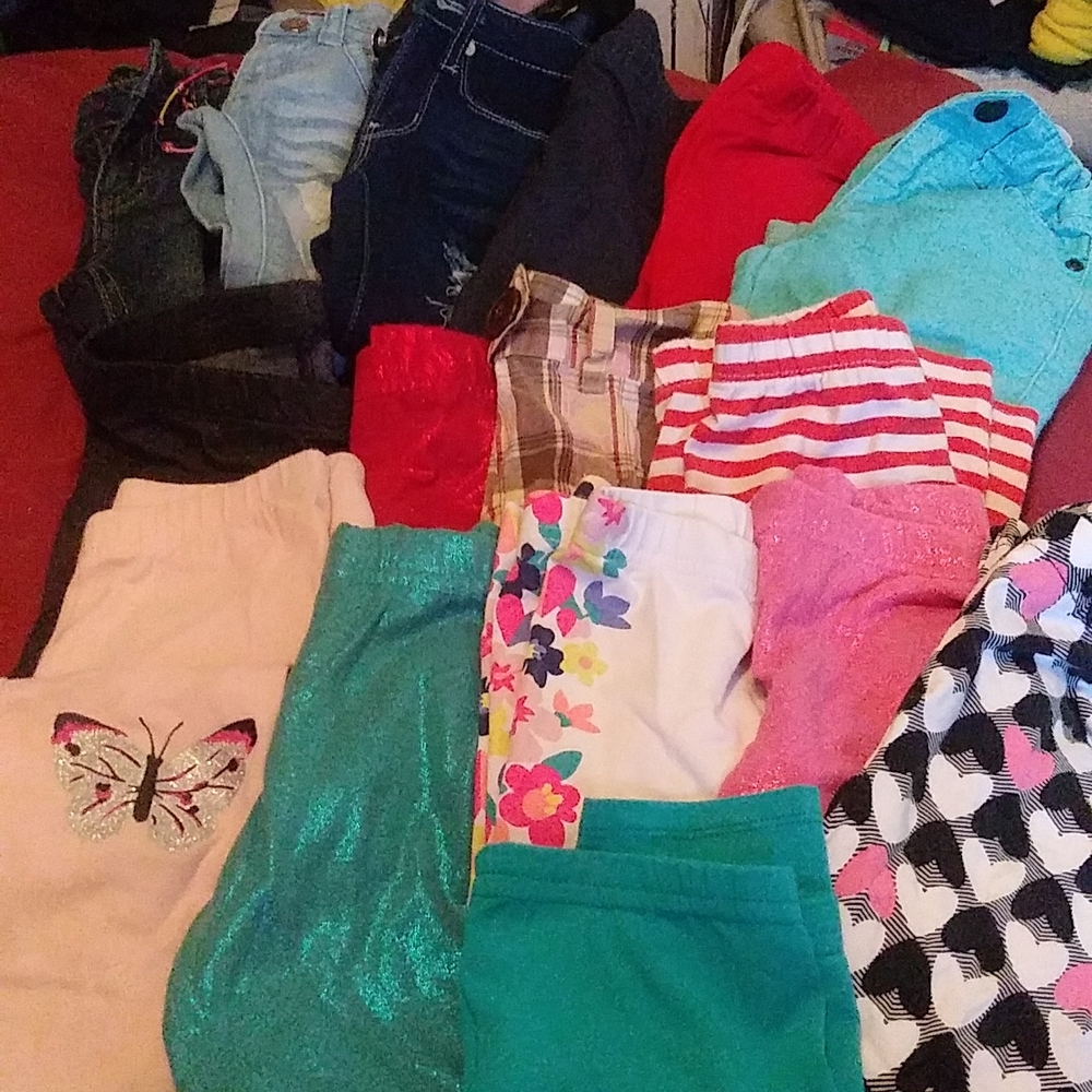 Bundle of Toddler Girls SIZE 4 bottoms( 15 pieces)